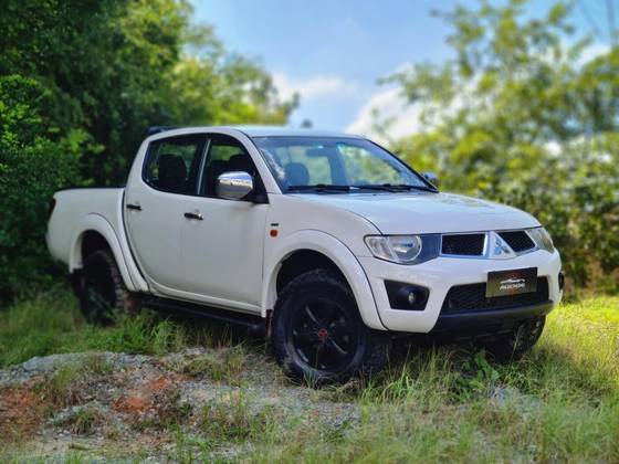 MITSUBISHI L200 TRITON 3.5 HPE 4X4 CD V6 24V FLEX 4P AUTOMÁTICO